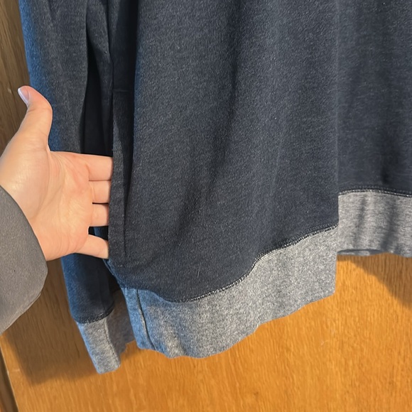 Old Navy Pullover Sweater - Picture 3 of 5